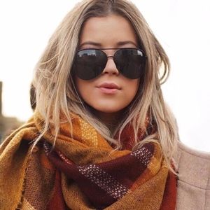 Quay Vivienne Sunglasses